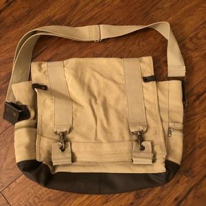 Canvas messenger bag